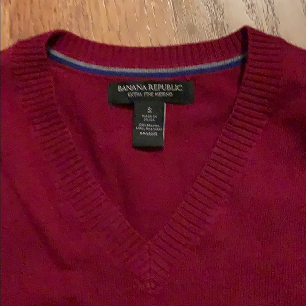 Banana Republic V-Neck Sweater.  Small. - Picture 2 of 2